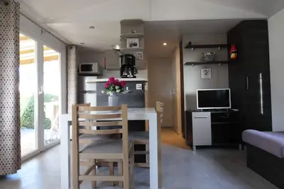 Image de Location Beau  Mobil- Home Climatise 6-8 Personnes La Palmyre Aux Charmettes 4e
