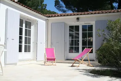 Image de Maison 10 pers - ouverte toute l'année - au calme - plage de Chaucre à pied!