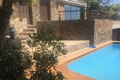 Image de Villa entièrement rénovée et climatisée, avec piscine, vue splendide îles d'Or.
