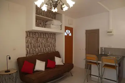 Image de studio 25 m2 meublé refait a neuf