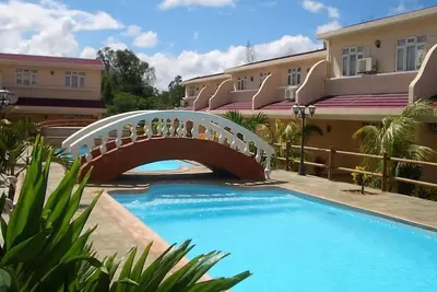 Image de Charme, près de la belle plage. Piscine. Wifi gratuit. Entièrement équipé