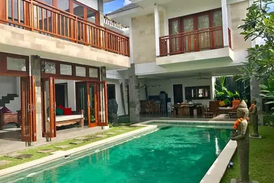 Image de Grandes proportions, superbe villa neuve Ă distance de marche du meilleur de Bali