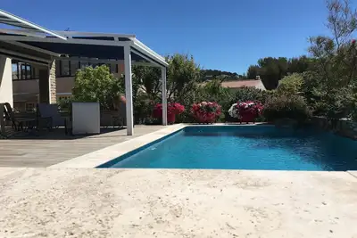 Image de Villa 5* Bandol, 6 Personnes, Avec Piscine Au Sel