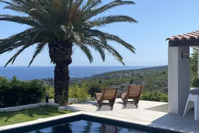 Image de Maison d'architecte Vue Mer et piscine à Cassis 200 m2 - 4 chambres climatisées
