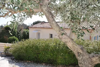 Image de maison contemporaine  à Arpaillargues et Aureilhac  aux alentours d'Uzes