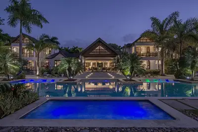 Image de Luxueuse villa de 7 chambres en front de mer à Old Fort Bay, St. Ann