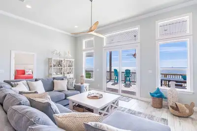 Maison spacieuse face au golfe avec des vues spectaculaires des levers et couchers de soleil!