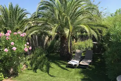 Image de Saint-Tropez Au Calme, Charmante Maison Climatisee