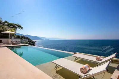 Image de Propriété face à l'océan Lluxury, profitez de la meilleure Villa dans la baie, du personnel et de la piscine!