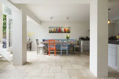 Image de Maison de famille entre plage et ville