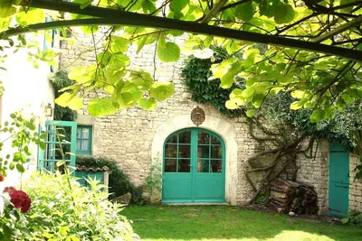 Image de Spacieuse maison familiale avec piano, 6 chambres, 3 salles de bain
