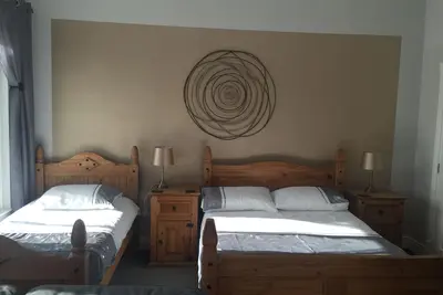 Image de Office du tourisme d'Irlande du Nord Approved Guesthouse, au centre de Carrickfergus.