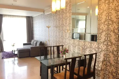 Image de Appartement élégant et chaleureux à Jakarta - Senayan