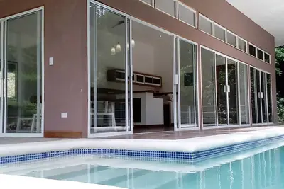 Image de Pool house contemporain Paraiso