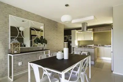Image de Suite C. A. G Ă Bryanston Johannesburg