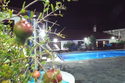 Image de Une incroyable villa entièrement rénovée dans le village d'Eptagonia, à seulement 15 minutes de Limassol.