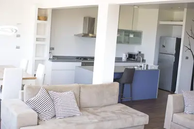 Image de Superbe Penthouse avec une vue incroyable sur la plage + peut accueillir jusqu'à 7 personnes