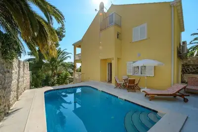 Image de Villa de Charme Zlata avec piscine près de Dubrovnik, à seulement 100 mètres de la mer!