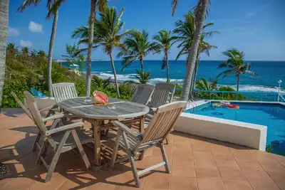 Image de Oceanfront Paradise, Resort Amenities, parfait pour les couples avec des enfants!