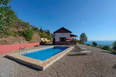 Image de Maison avec Piscine Privée (Piscis)