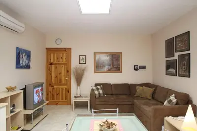 Image de Appartement moderne et climatisé proche du front de mer pour 7 personnes