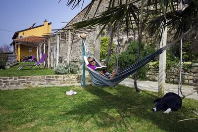 Image de Retraite familiale avec vue magnifique sur la mer et grand jardin