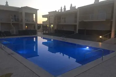 Image de Excellente maison calme - Chambre presque à l'intérieur de la piscine