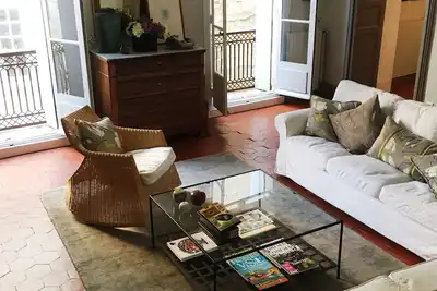 Image de Spacieux, élégant, appartement dans le coeur historique de Pézenas.