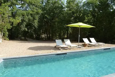 Image de Gîte 4 étoiles dans un cadre magnifique avec piscine privée. Idéal pour un couple
