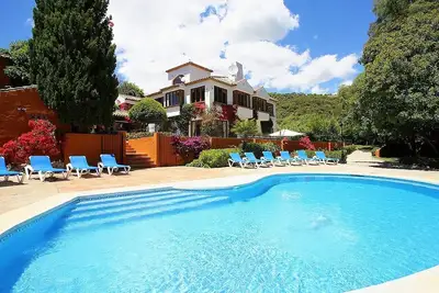Image de 6 Chambre, Loft, Piscine chauffée, Spa extérieur, Bar extérieur, Feu