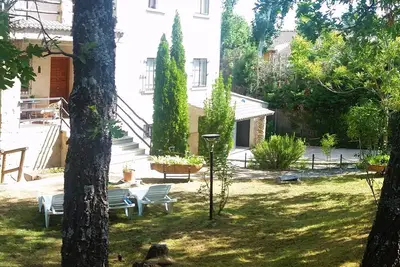 Image de Integra Rural House (loué jusqu'à 16 personnes) au bord de la rivière, vue Gredos