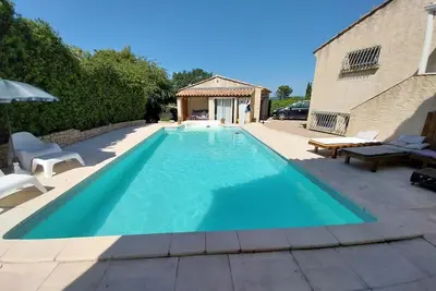 Image de Belle maison dans un petit village provençale à 20' d'Aix.