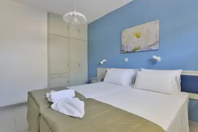 Image de Appartement Familial Une Chambre Avec Vue Piscine Ou Jardin, Balcon Et Cuisine