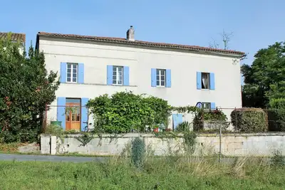 Image de Piscine privée chauffée, Wi-Fi gratuit, hébergement spacieux pour 8 personnes