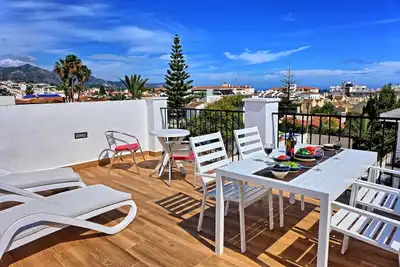 Image de Casa Anduez 3 Chambre Maison avec jardin privé dans Nerja Centre Ville