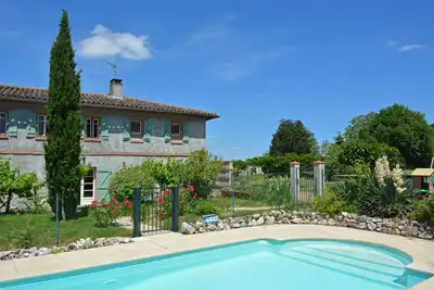 Image de Belle ferme avec piscine, à 35 minutes à l'ouest de Toulouse, la famille