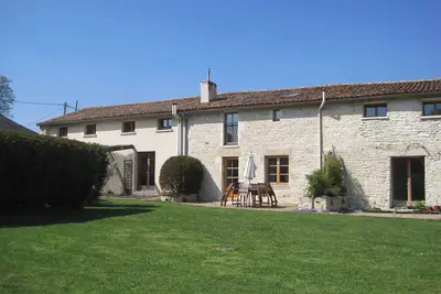 Image de Magnifiquement convertie Grange & Gites de vacances avec piscine d'été et jardin