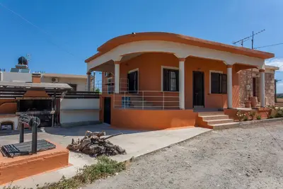 Image de Maison des couleurs dans le village de Zerviana