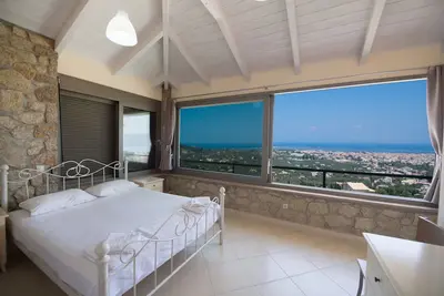 Image de Maison de deux chambres avec vue panoramique sur la mer et la ville