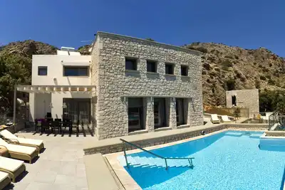 Villa Passithea, superbe villa de 3 chambres et studio avec piscine privée chauffée