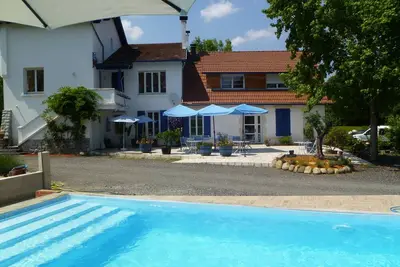 Image de Gîte de groupe coocooning avec Spa et piscine, accessible Pmr, 8-16pers