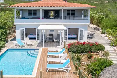 Image de Villa de luxe \"Lions Cliff\" avec une vue fantastique sur la mer des CaraĂŻbes