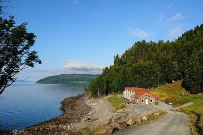 Image de Hjellup Fjordbo, maison 1 - Vue fantastique sur le fjord!
