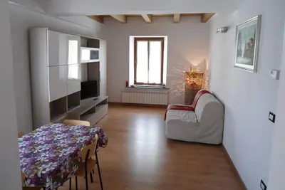 Image de Appartement moderne avec poutres en bois