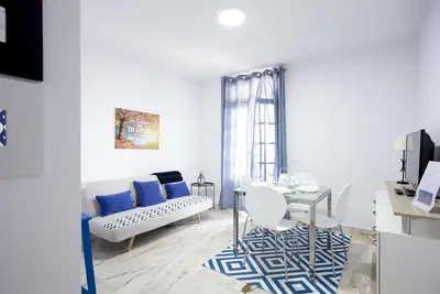 Image de Super Appartement Avec Balcon Canarien Et Avant De La Mer. Excellent Emplacement