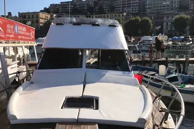 Bateau Et Petit DÉJEUNER Mergellina Naples. Boat B&B dans le plus beau golfe du monde