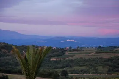 Image de Belle villa de luxe, piscine privée avec chauffage, vues fantastiques sur les vignobles