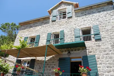 Image de Villa en pierre traditionnelle romantique pour les familles avec vue sur la mer