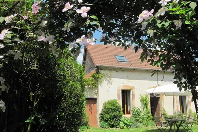 Image de Gîte Jardin du Jauny, dans le centre de la France, en pleine campagne