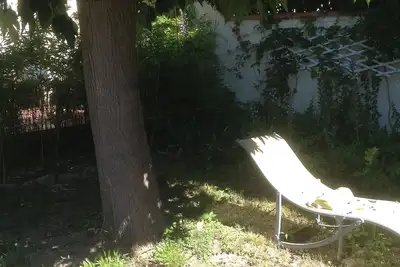 Image de Maison avec petit jardin et terrasse
